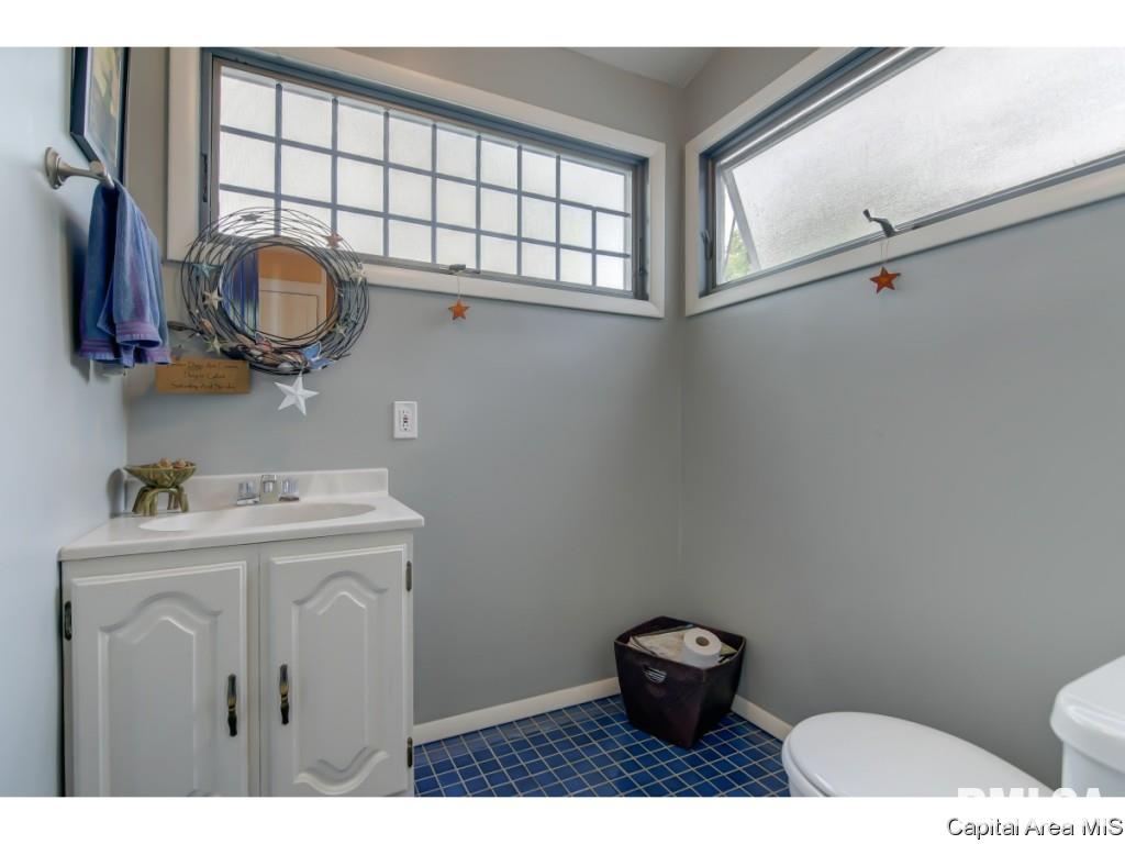 1121 West Governor Street Springfield, IL 62704 - Photo 16 of 20 Gallery Image 16