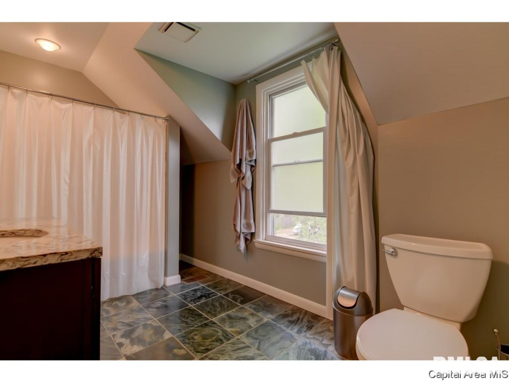 1121 West Governor Street Springfield, IL 62704 - Photo 17 of 20 Gallery Image 17