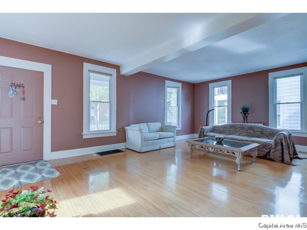 1121 West Governor Street Springfield, IL 62704 - Photo 2 of 20 Gallery Image 2