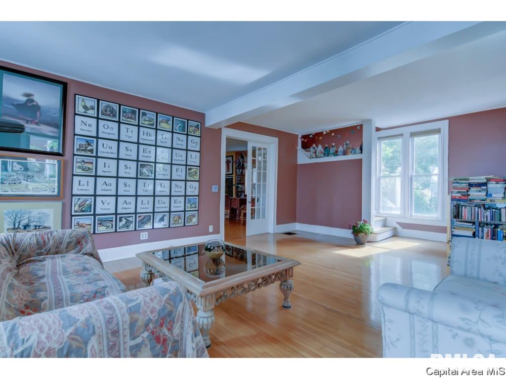 1121 West Governor Street Springfield, IL 62704 - Photo 3 of 20 Gallery Image 3