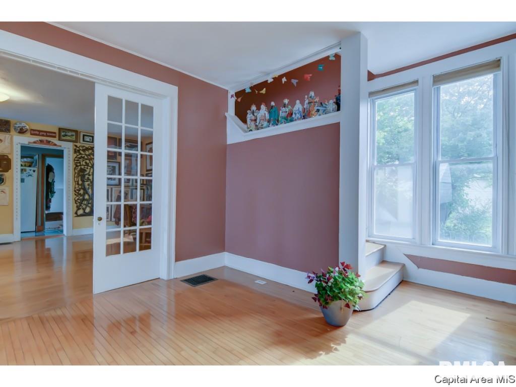 1121 West Governor Street Springfield, IL 62704 - Photo 5 of 20 Gallery Image 5