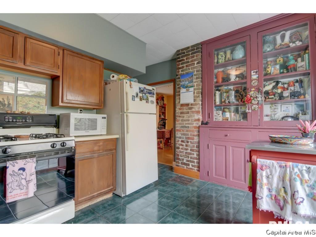 1121 West Governor Street Springfield, IL 62704 - Photo 6 of 20 Gallery Image 6