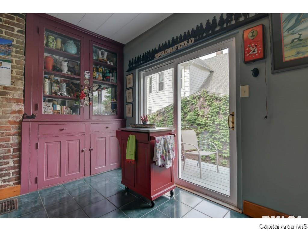 1121 West Governor Street Springfield, IL 62704 - Photo 7 of 20 Gallery Image 7