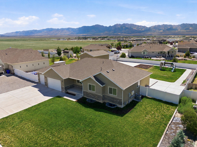 664 South Saddle Road Grantsville, UT 84029 - Photo 3 of 76
