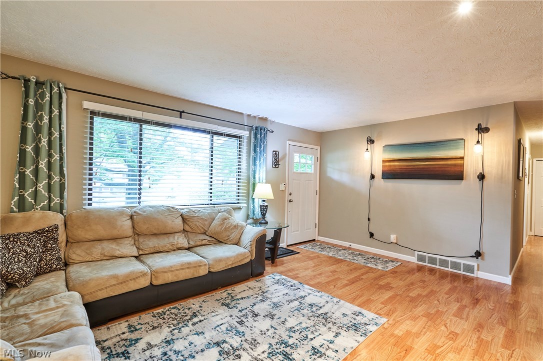2808 Lynne Road Akron, OH 44312 - Photo 5 of 27