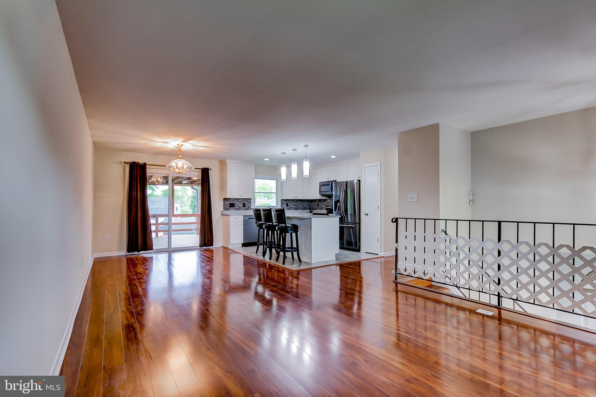 895 Wilson Road Arnold, MD 21012 - Photo 11 of 46 Living/Dining Room