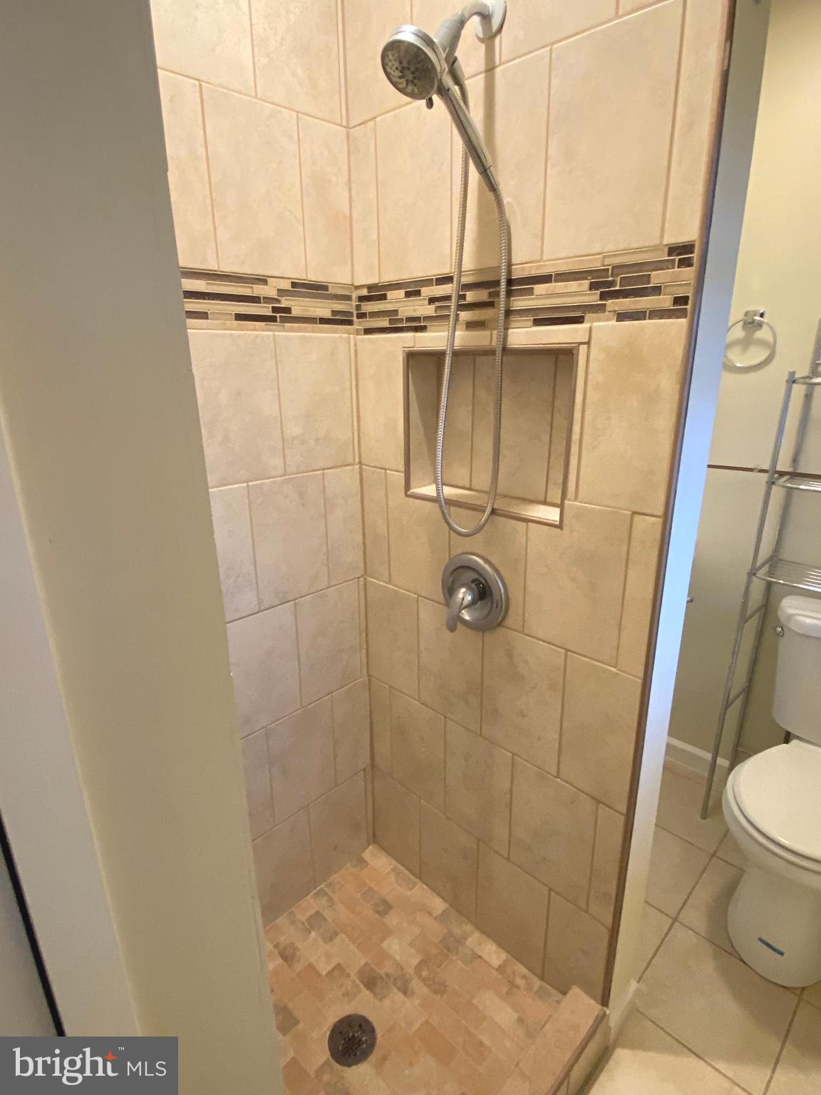 895 Wilson Road Arnold, MD 21012 - Photo 18 of 46 Masterbath shower
