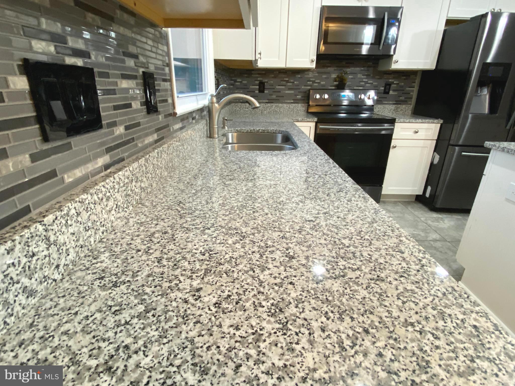 895 Wilson Road Arnold, MD 21012 - Photo 6 of 46 Granite countertops