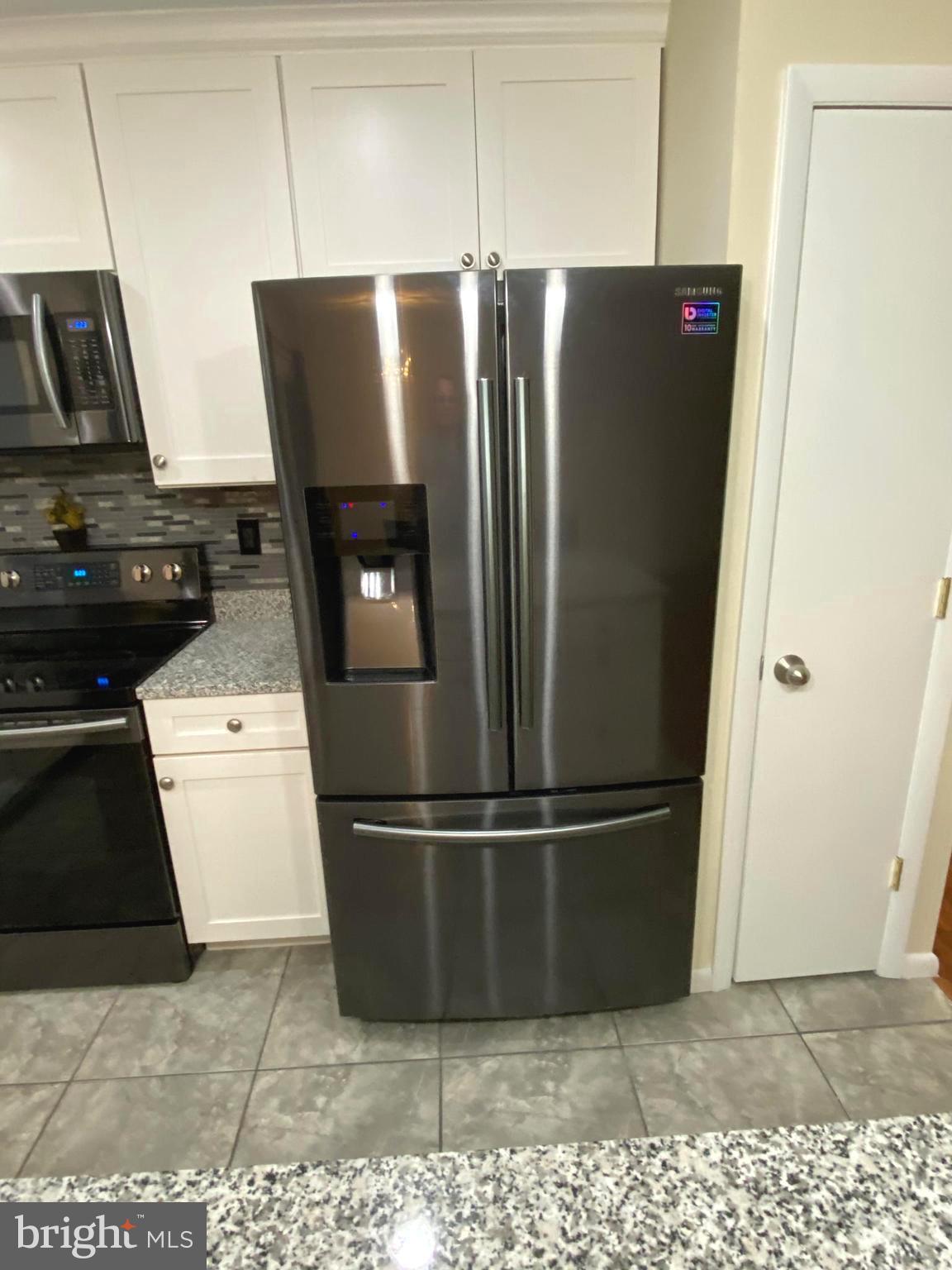 895 Wilson Road Arnold, MD 21012 - Photo 9 of 46 Large Samsung French Door Refrigerator