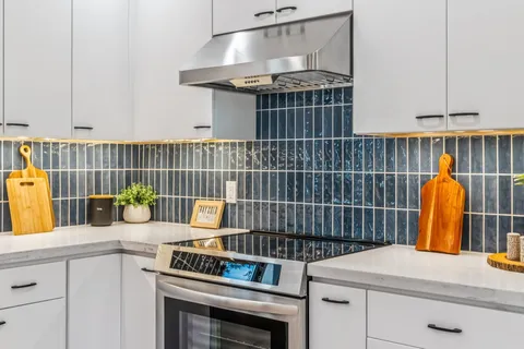 $1,495,000 | 737-739 61st Street, Oakland, CA 94609