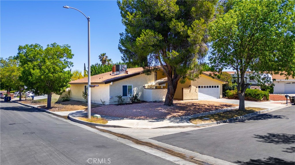 2653 End Court Lancaster, CA 93536 - Photo 2 of 30