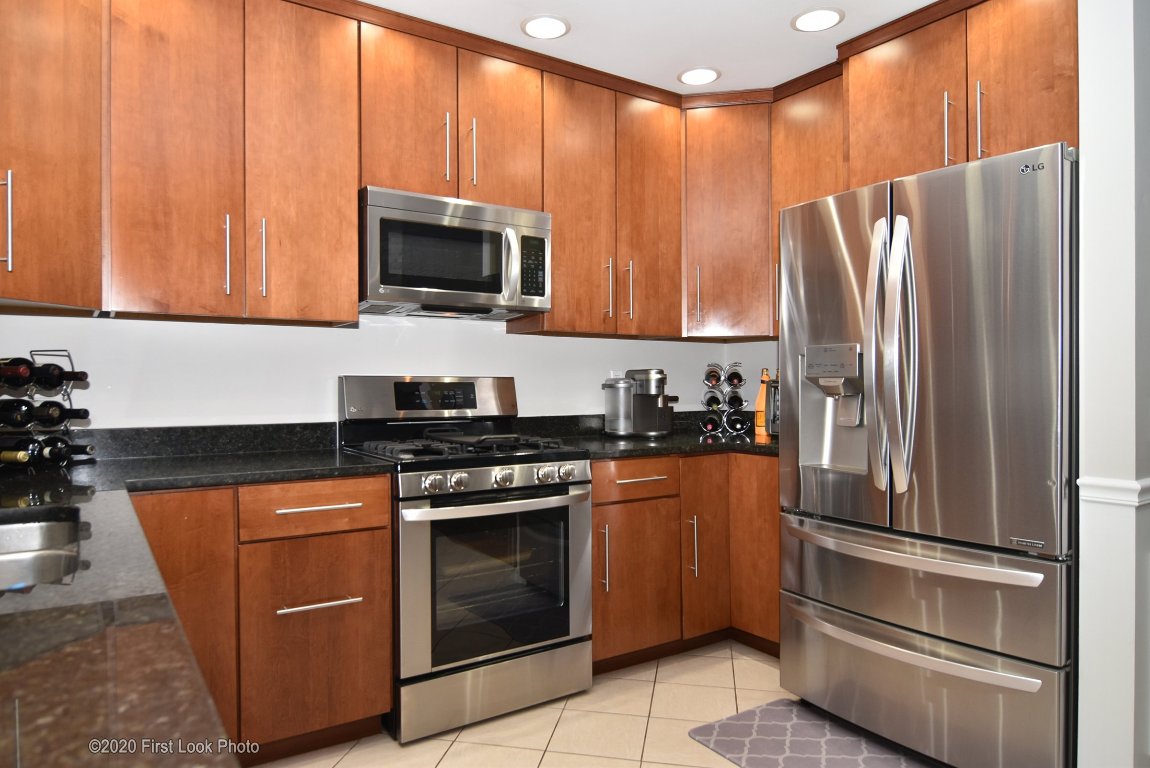 9 Ridge Road Smithfield, RI 02917 - Photo 11 of 47