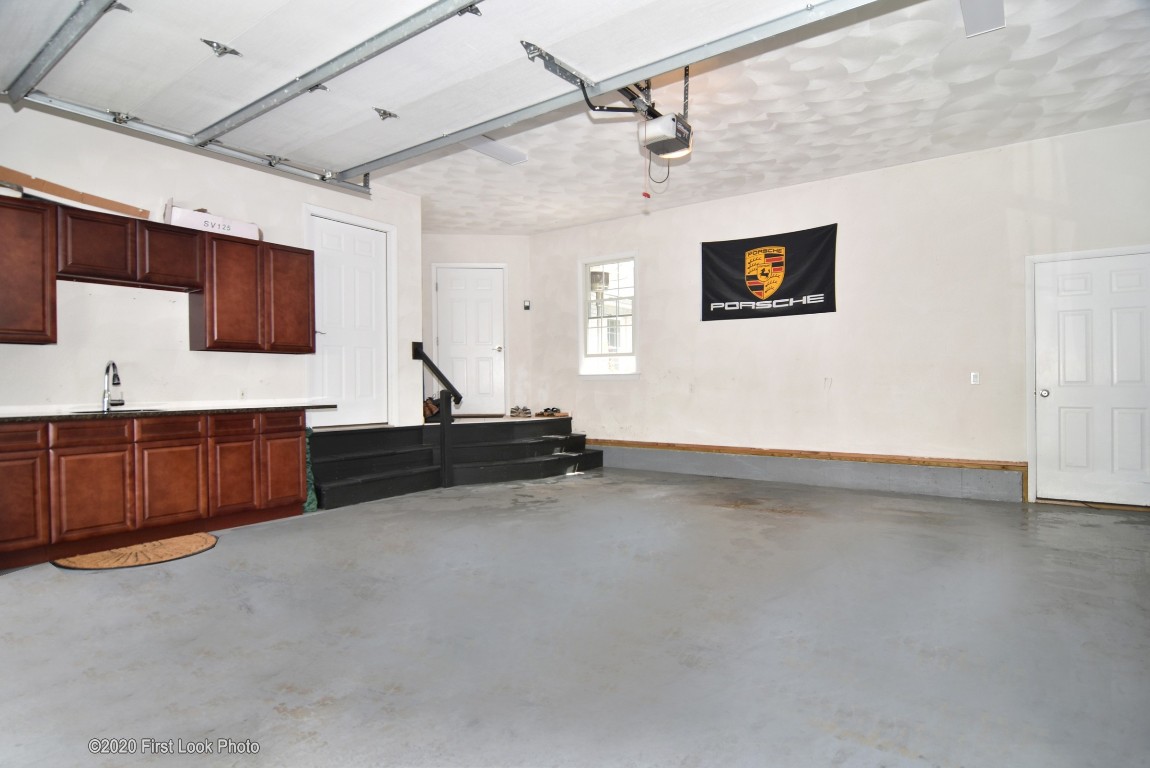 9 Ridge Road Smithfield, RI 02917 - Photo 31 of 47