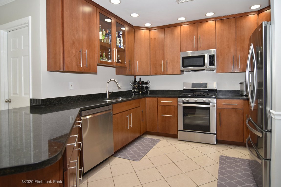 9 Ridge Road Smithfield, RI 02917 - Photo 10 of 47