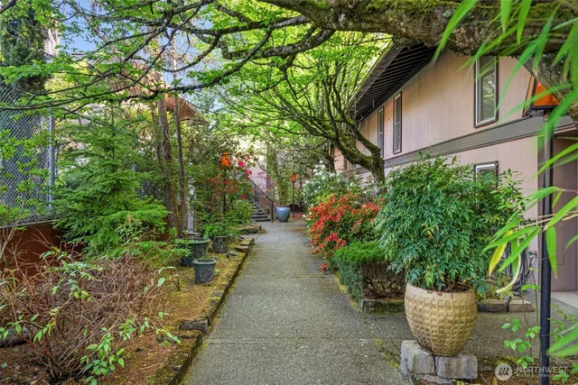 $305,000 | 1425 South Puget Drive, Unit 213, Renton, WA 98055