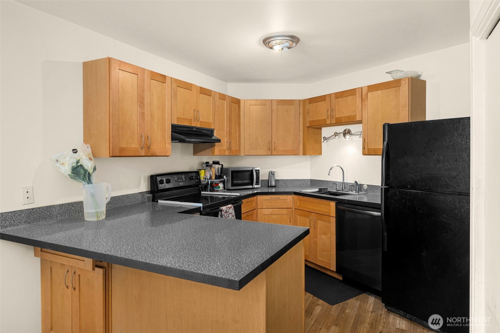 1425 South Puget Drive, Unit 213 Renton, WA 98055 - Photo 4 of 18