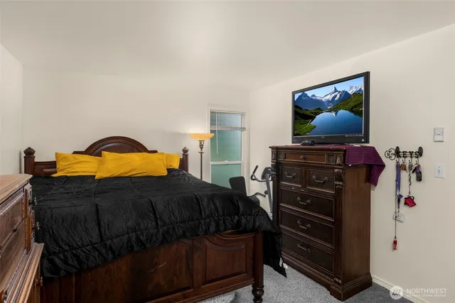 $305,000 | 1425 South Puget Drive, Unit 213, Renton, WA 98055