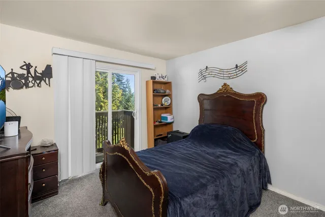 $305,000 | 1425 South Puget Drive, Unit 213, Renton, WA 98055