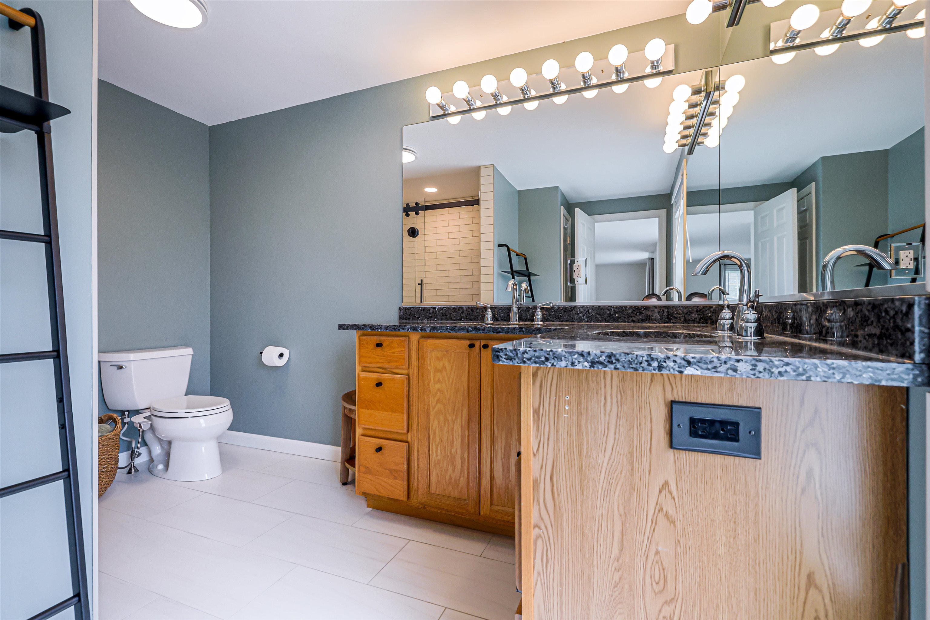 121 Birkdale Road Bedford, NH 03110 - Photo 23 of 44 Gallery Image 23