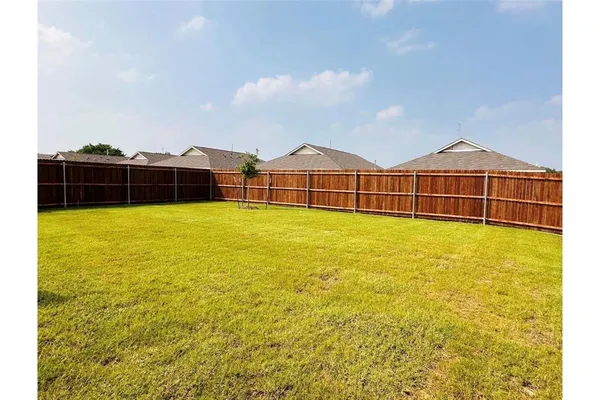 $1,950 | 2206 Mobile Street, Ennis, TX 75119