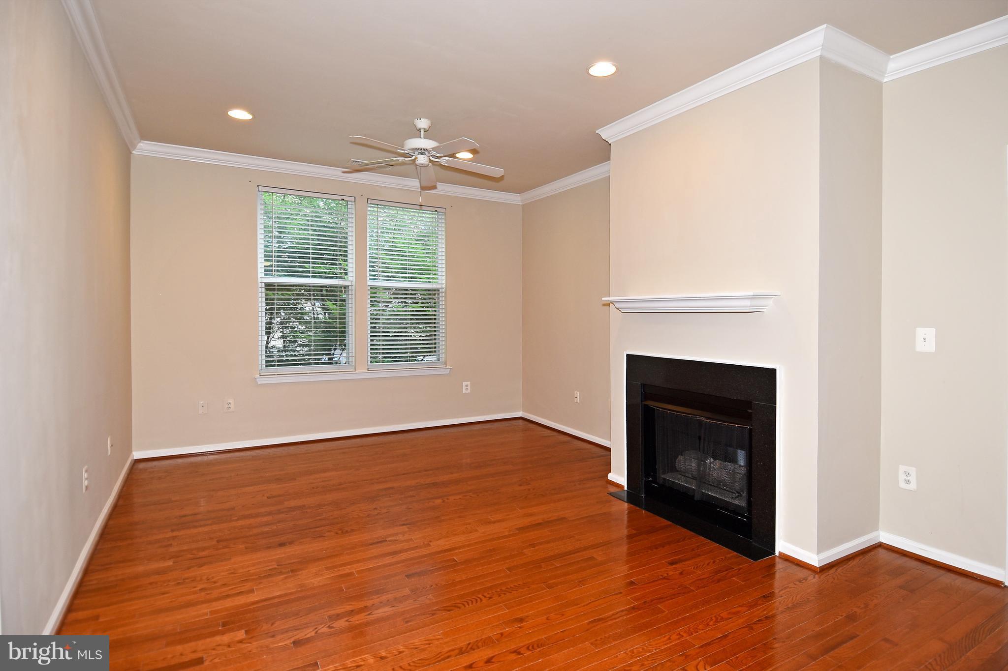 12000 Market Street, Unit 330 Reston, VA 20190 - Photo 8 of 30 Living Room
