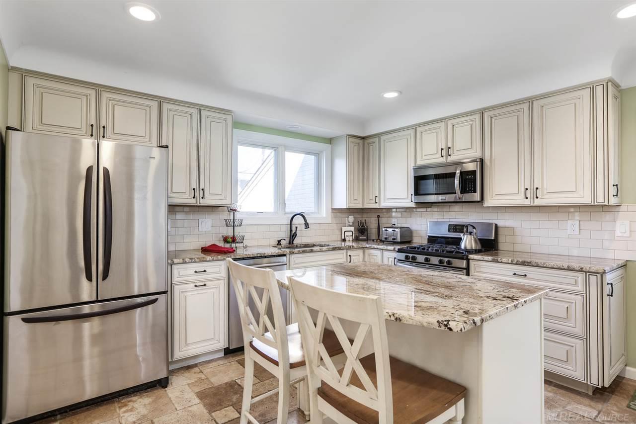 785 Bedford Road Grosse Pointe Park, MI 48230 - Photo 2 of 18