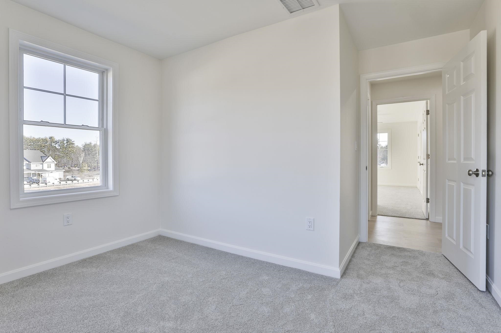 61 Crestview Way Raymond, NH 03077 - Photo 21 of 35