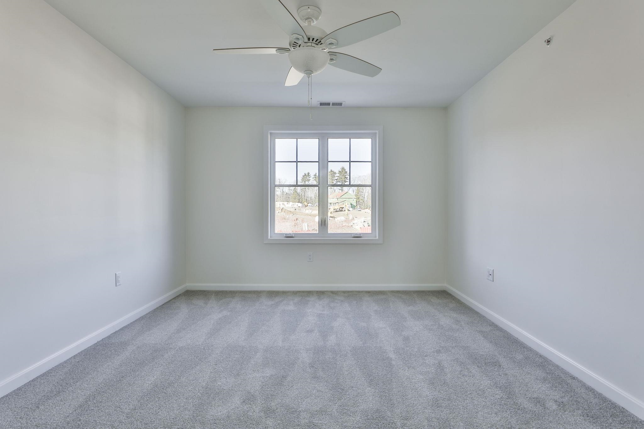 61 Crestview Way Raymond, NH 03077 - Photo 25 of 35