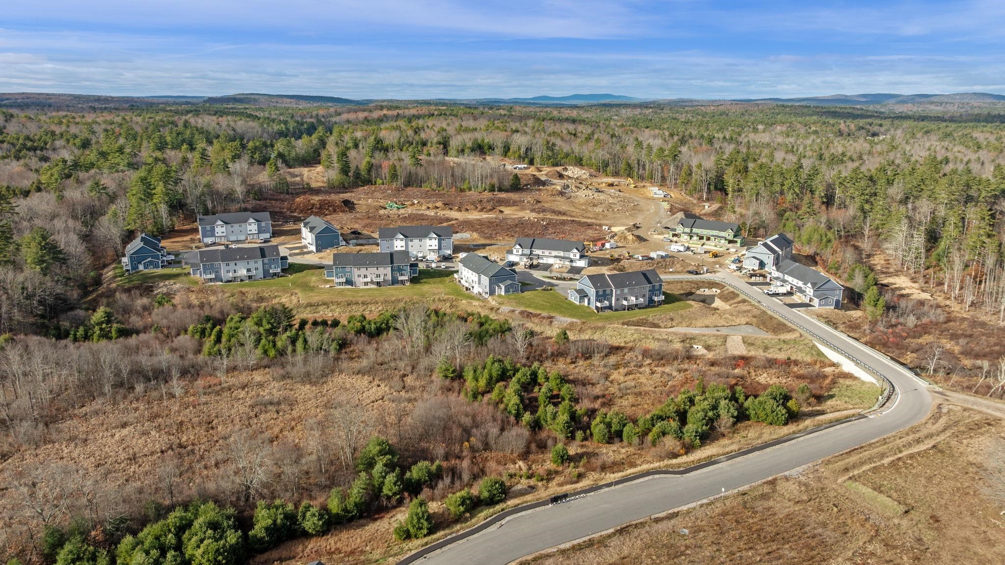 61 Crestview Way Raymond, NH 03077 - Photo 32 of 35