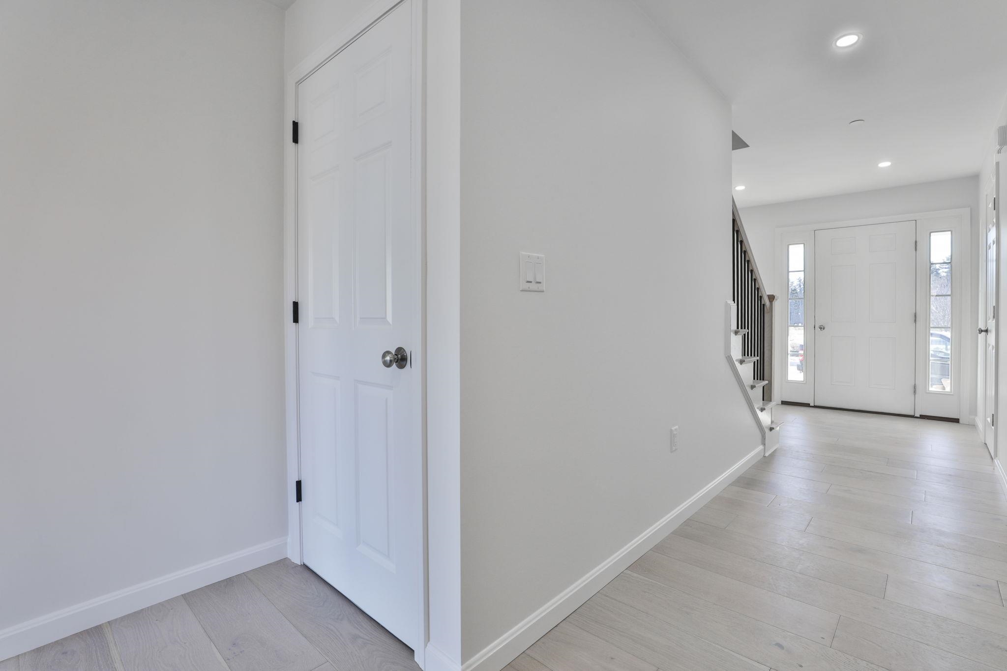 61 Crestview Way Raymond, NH 03077 - Photo 7 of 35