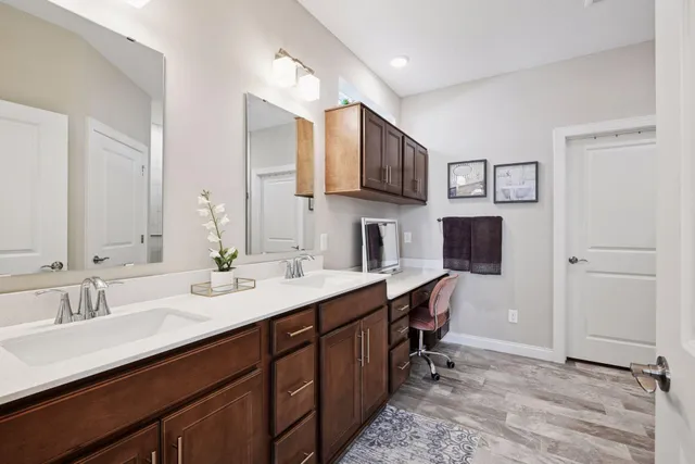 $789,900 | 934 Goldfinch Street, Chaska, MN 55318