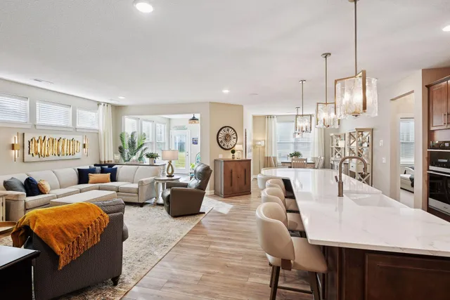 $789,900 | 934 Goldfinch Street, Chaska, MN 55318