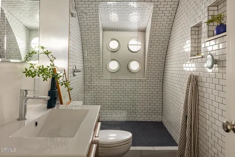 $1,950,000 | 1097 South Los Robles Avenue, Pasadena, CA 91106