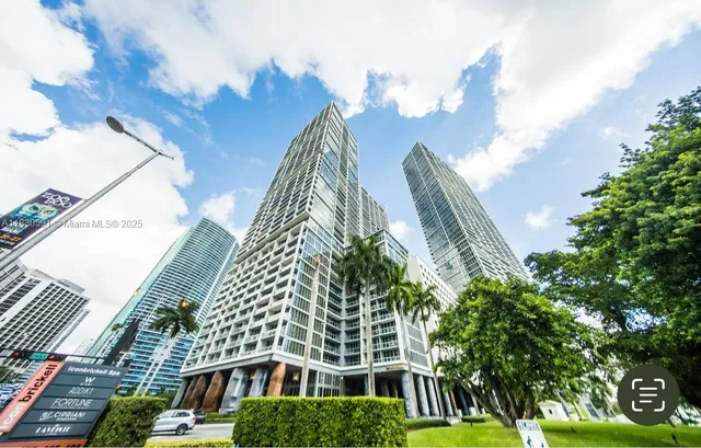 $1,070,000 | 495 Brickell Avenue, Unit 4004, Miami, FL 33131