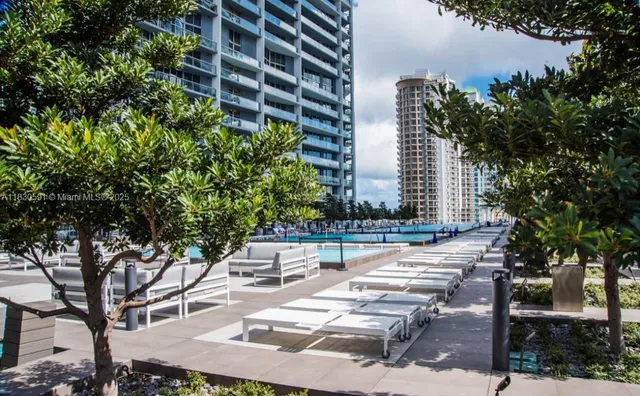 $1,070,000 | 495 Brickell Avenue, Unit 4004, Miami, FL 33131
