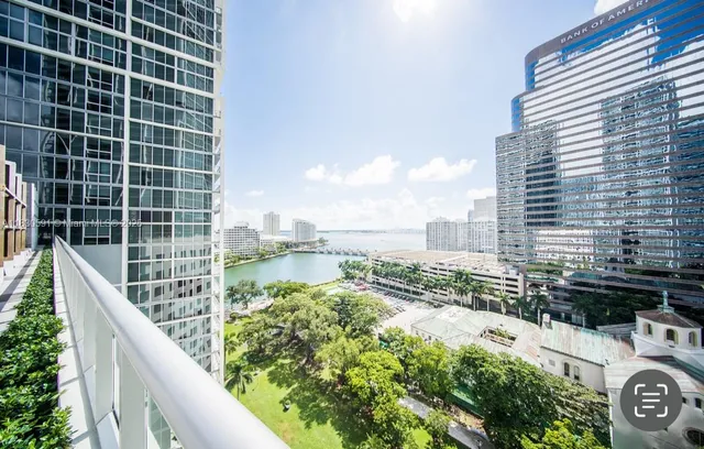 $1,070,000 | 495 Brickell Avenue, Unit 4004, Miami, FL 33131