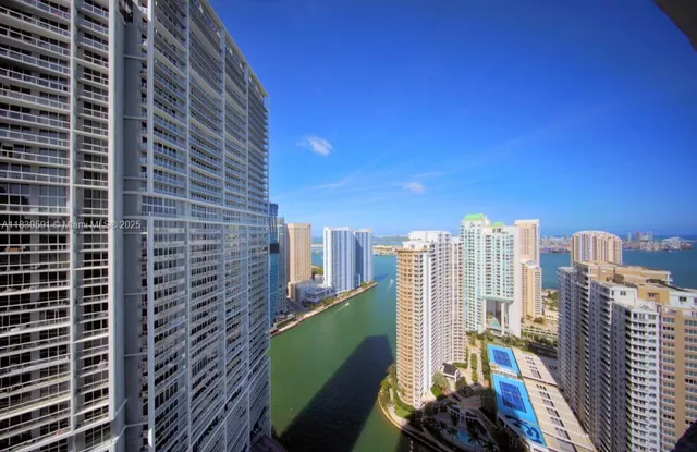$1,070,000 | 495 Brickell Avenue, Unit 4004, Miami, FL 33131
