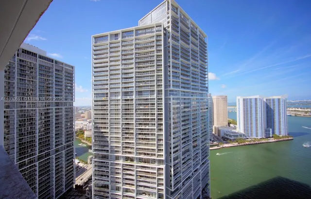 $1,070,000 | 495 Brickell Avenue, Unit 4004, Miami, FL 33131