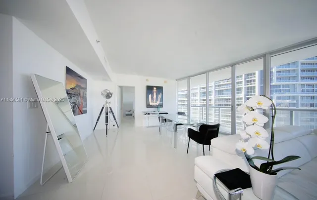$1,070,000 | 495 Brickell Avenue, Unit 4004, Miami, FL 33131