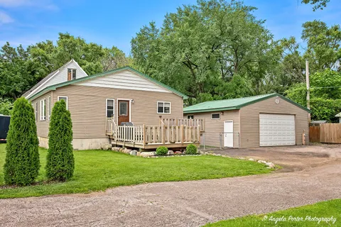 $300,000 | 39 Fairfax, Fox Lake, IL 60020
