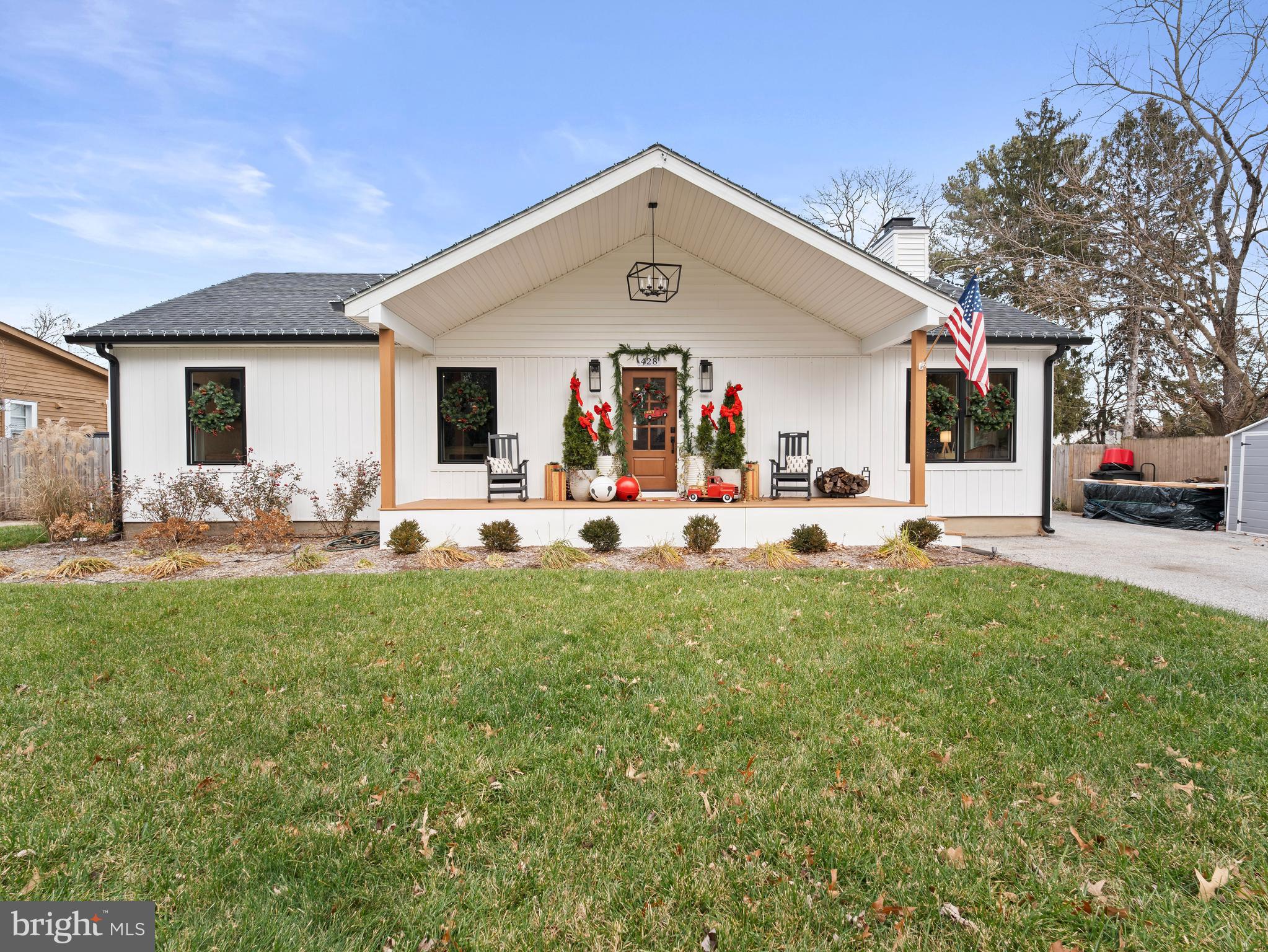 Welcome to 428 Royal Beach Rd!