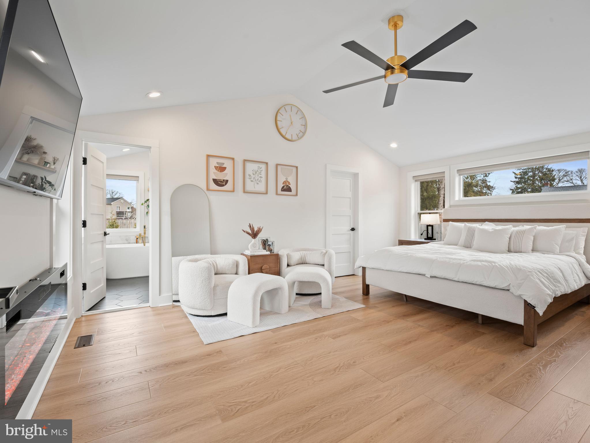 428 Royal Beach Road Pasadena, MD 21122 - Photo 17 of 42 Primary bedroom