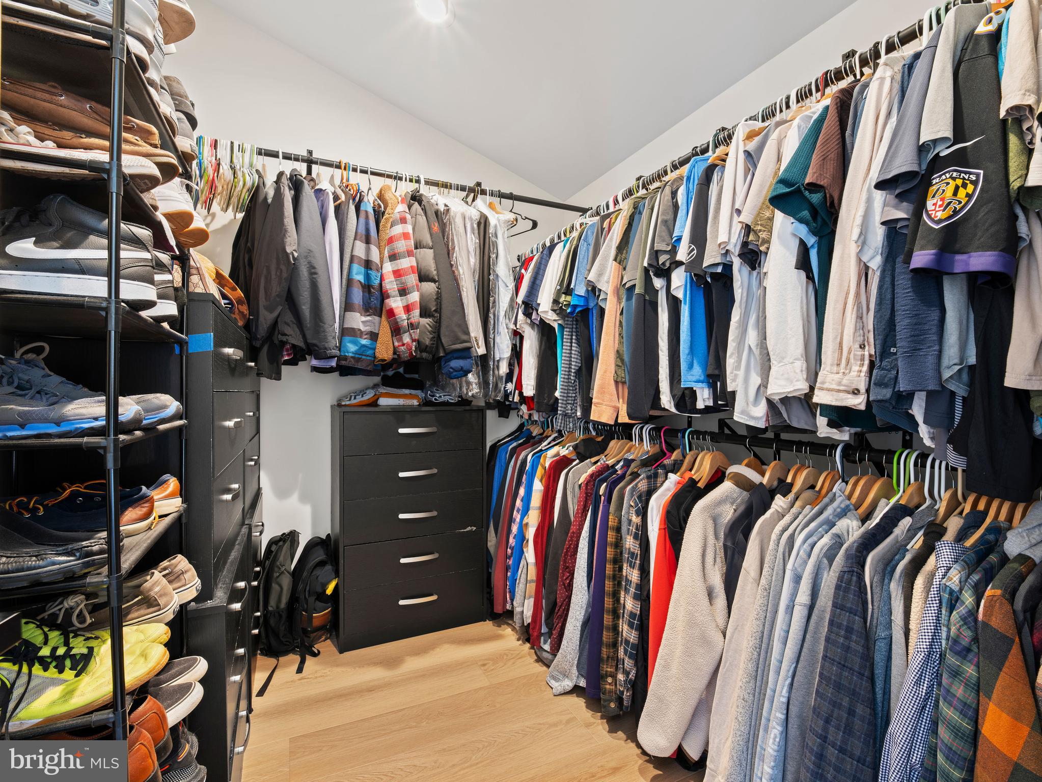 428 Royal Beach Road Pasadena, MD 21122 - Photo 24 of 42 Primary walk-in closet