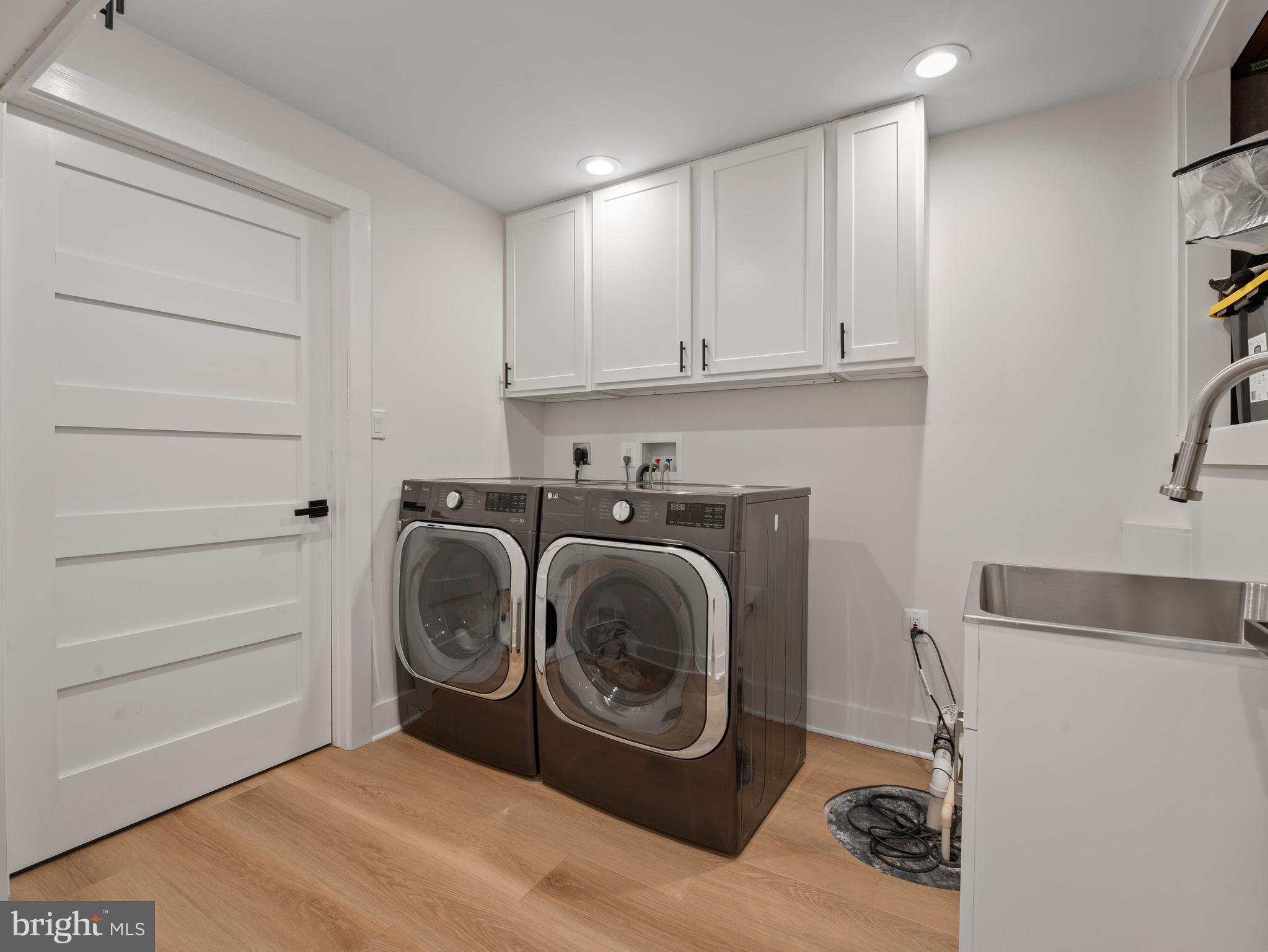 428 Royal Beach Road Pasadena, MD 21122 - Photo 32 of 42 Lower level laundry