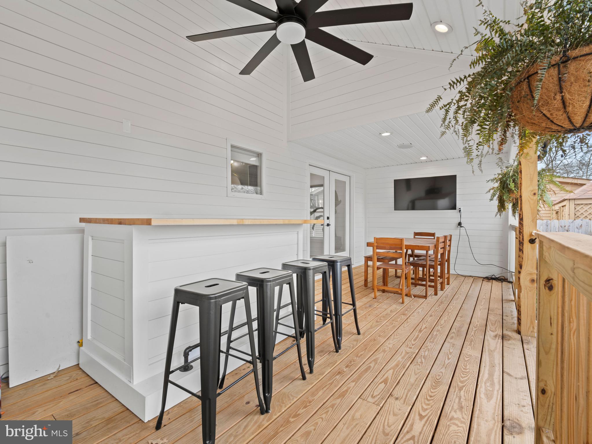 428 Royal Beach Road Pasadena, MD 21122 - Photo 33 of 42 Outdoor covered deck bar!