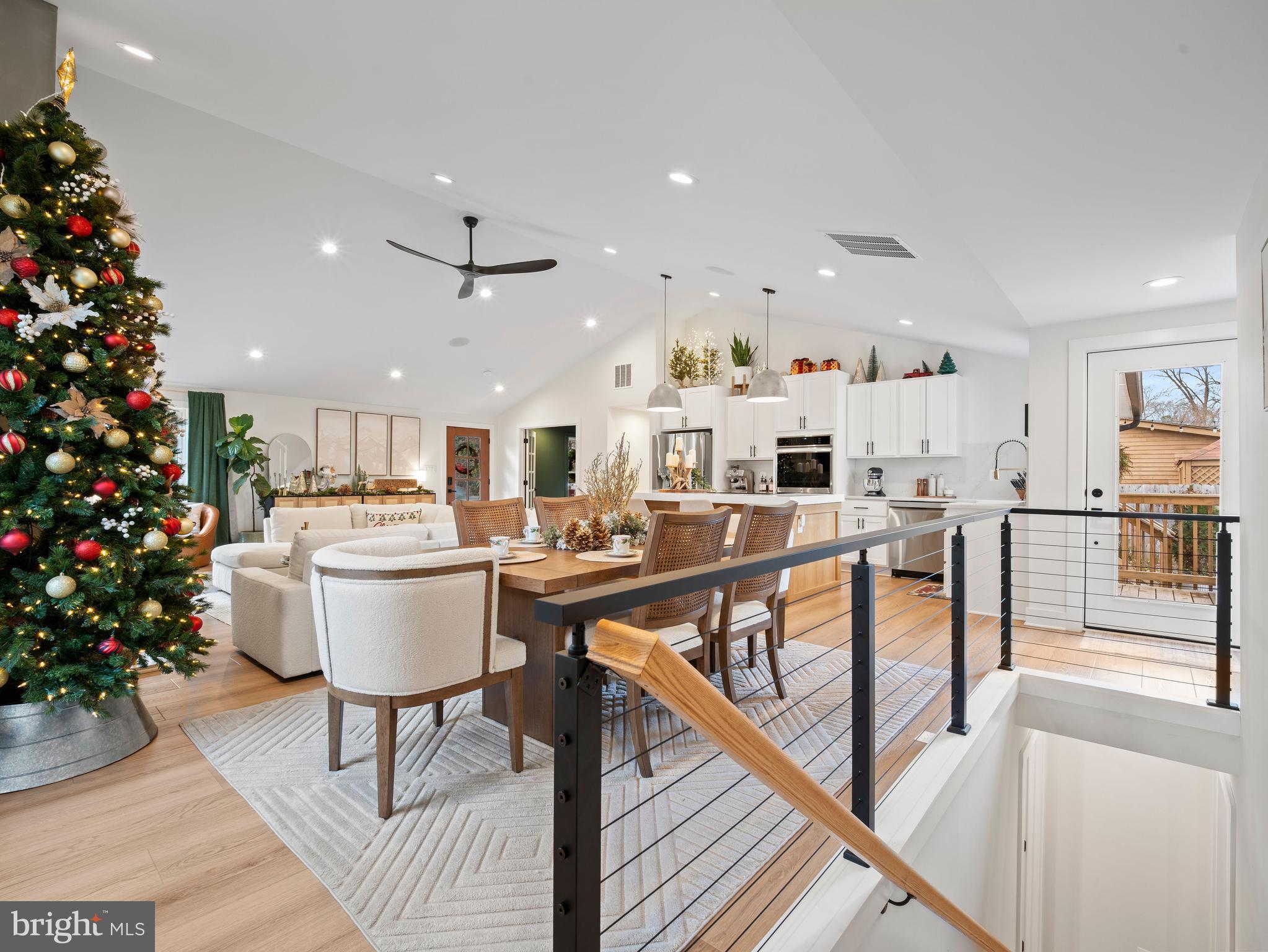 428 Royal Beach Road Pasadena, MD 21122 - Photo 7 of 42 Dining area and access to lower level