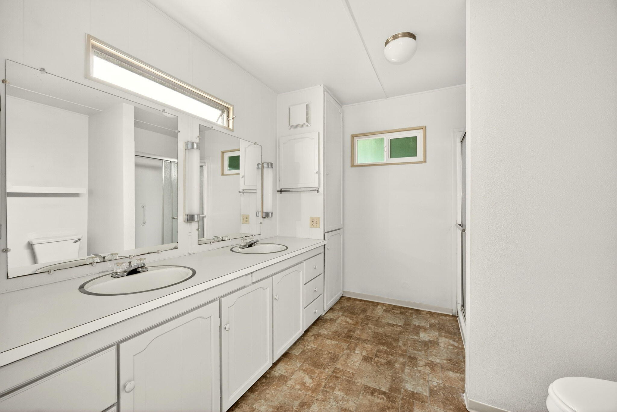 2252 Table Rock Road, Unit SPC 151 Medford, OR 97501 - Photo 1 of 21
