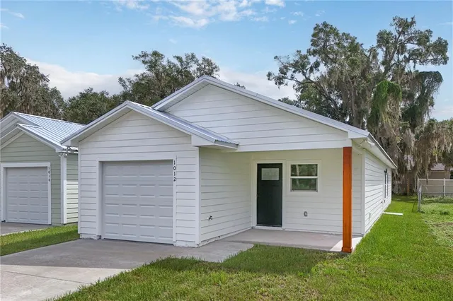 $279,900 | 1012 East Hazzard Avenue, Eustis, FL 32726