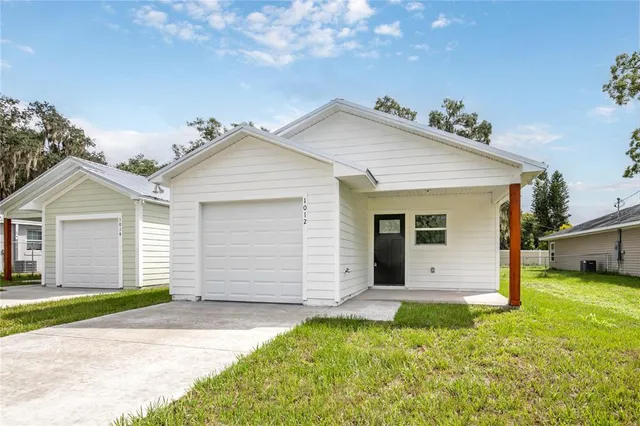 $279,900 | 1012 East Hazzard Avenue, Eustis, FL 32726
