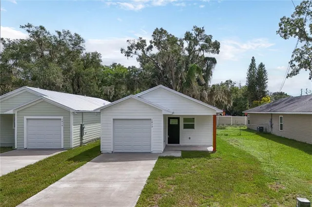 $279,900 | 1012 East Hazzard Avenue, Eustis, FL 32726